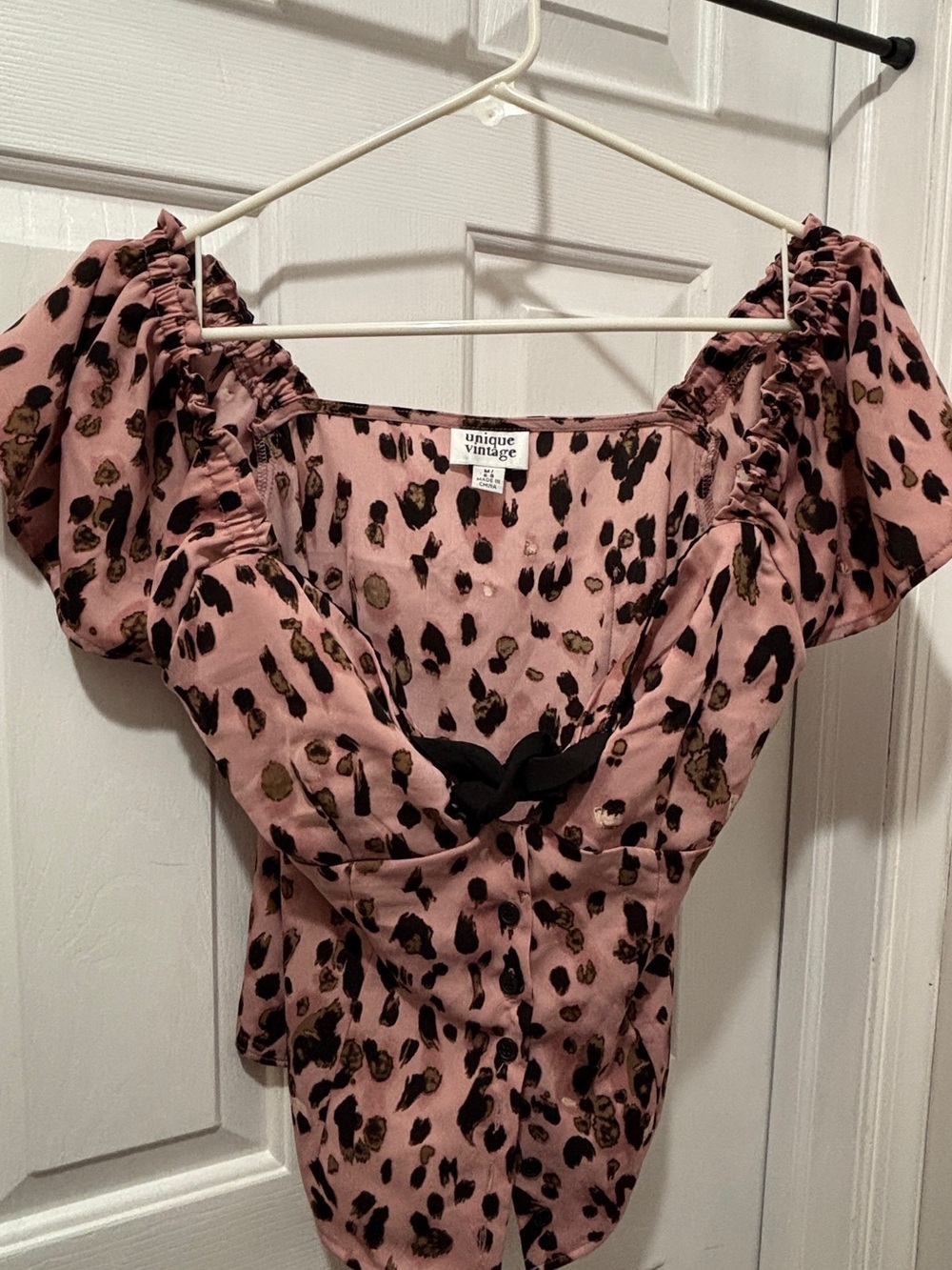 Unique Vintage Rose Pink Leopard Puff Sleeve Sweetheart Top